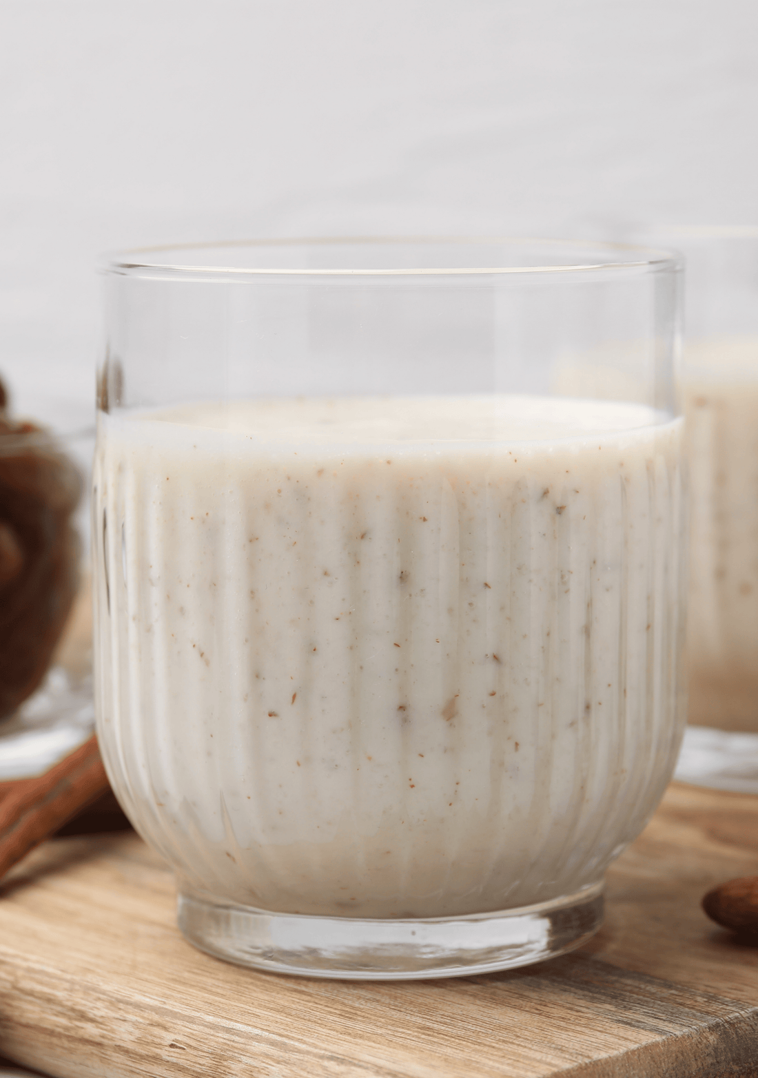 Dairy-Free Banana Date Almond Smoothie for First Trimester Digestion