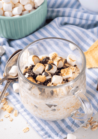 7 Dessert-Style Overnight Oats for First Trimester Morning Sickness