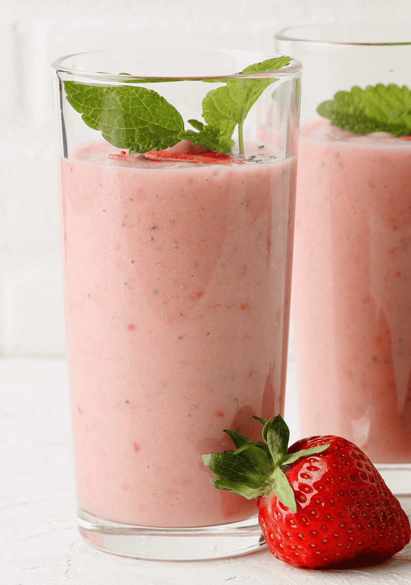 Dairy-Free Strawberry Almond Smoothie for First Trimester Digestion